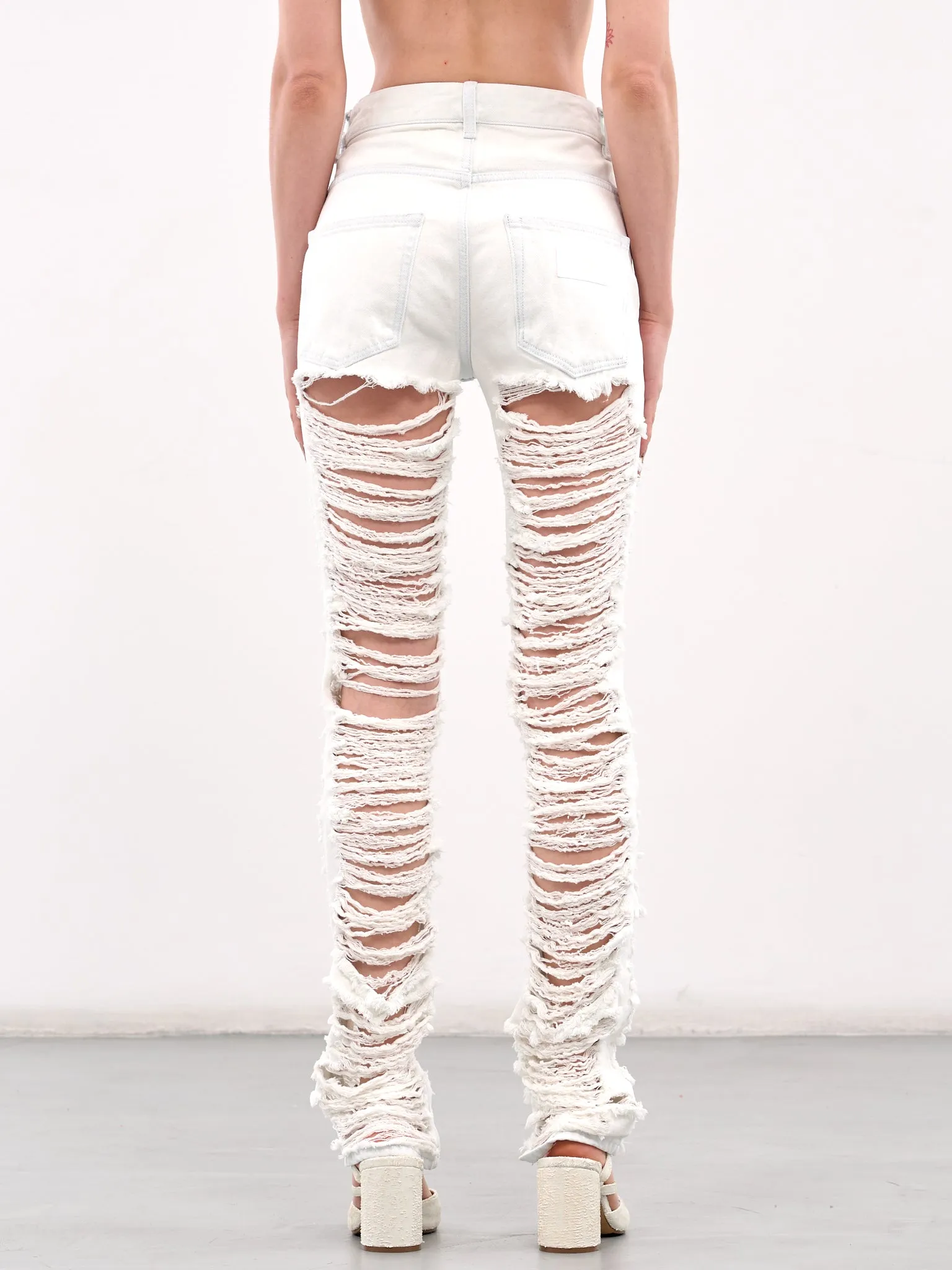 Distressed Jeans (S62LB0185-M30018-LIGHT-BLUE)