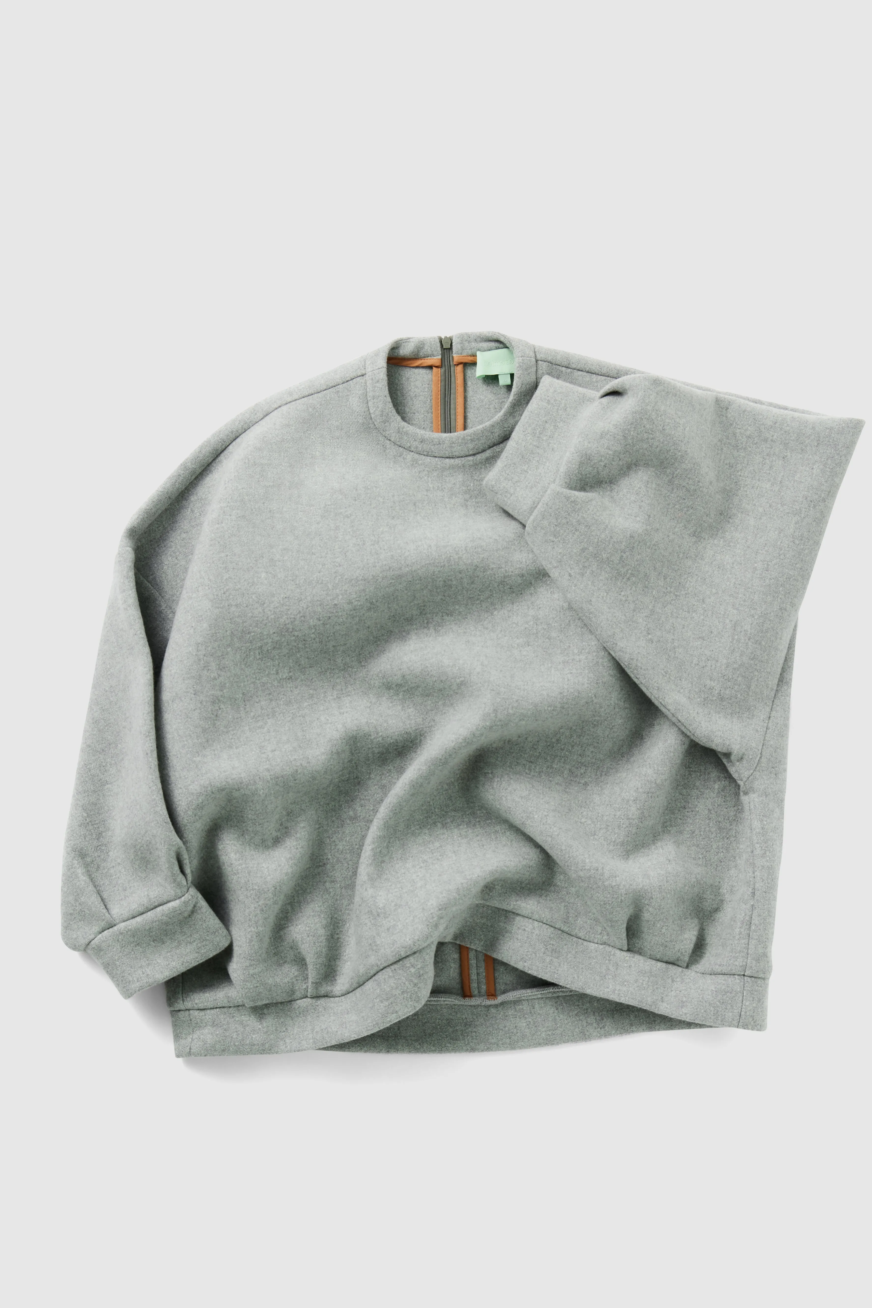 Harlem Jumper in Lead Woolen Cashmere
