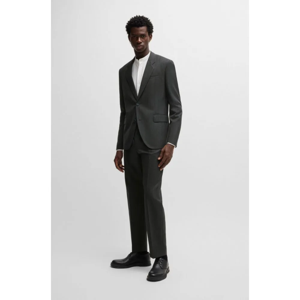 Modern-fit suit in micro-patterned performance-stretch fabric