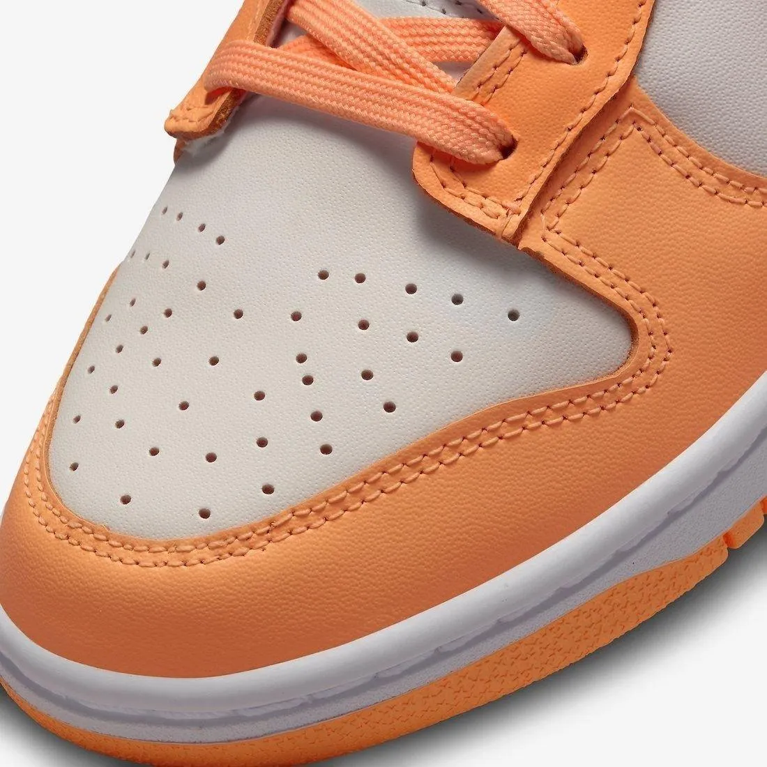 Nike	Sneakers Nike Dunk Low Peach Cream (W)