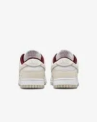 Nike	Sneakers Nike Dunk Low SE 'Just Do It White Phantom' (W)