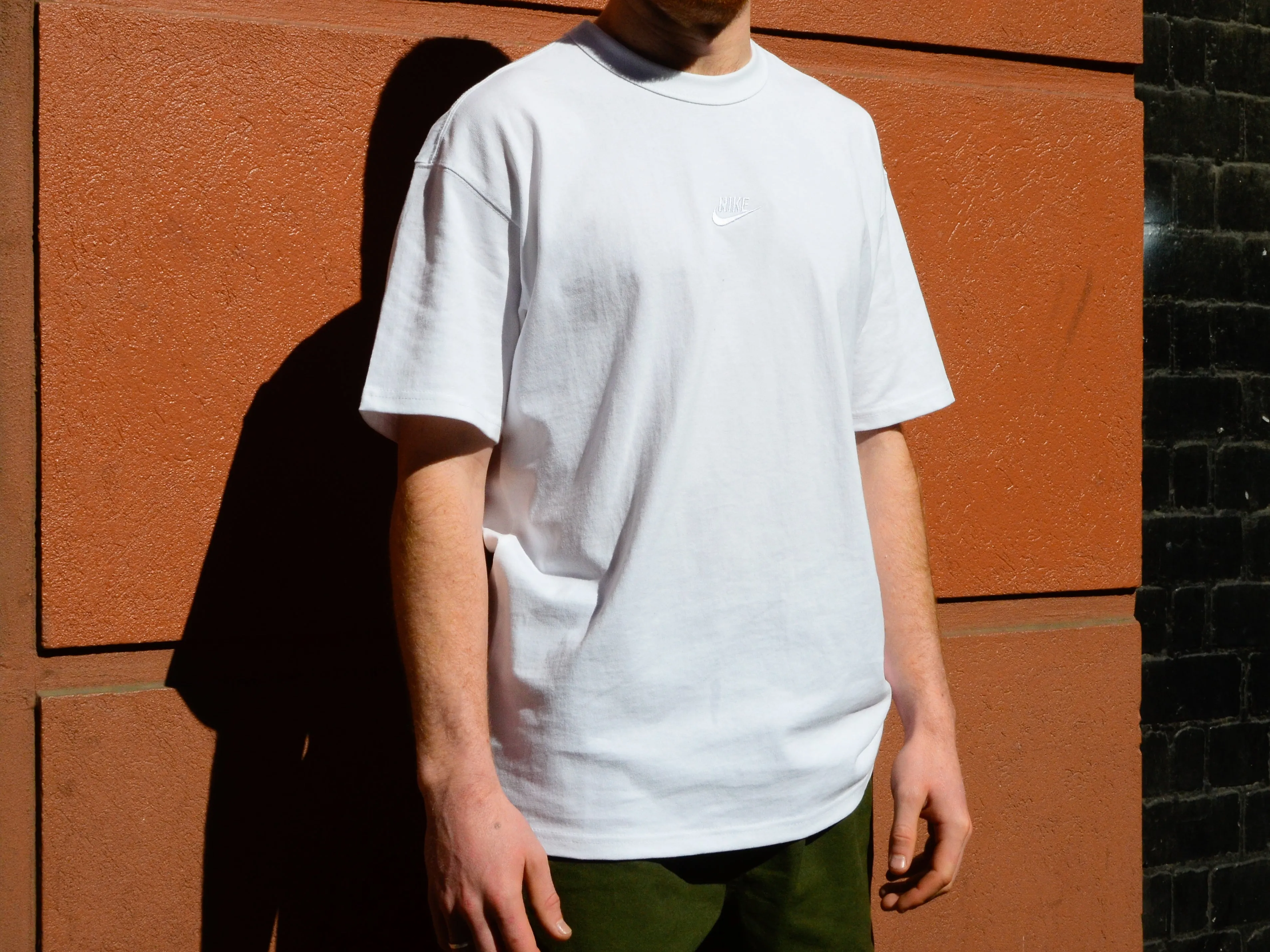 Nike Sportswear Premium Essential Tonal T-Shirt - White
