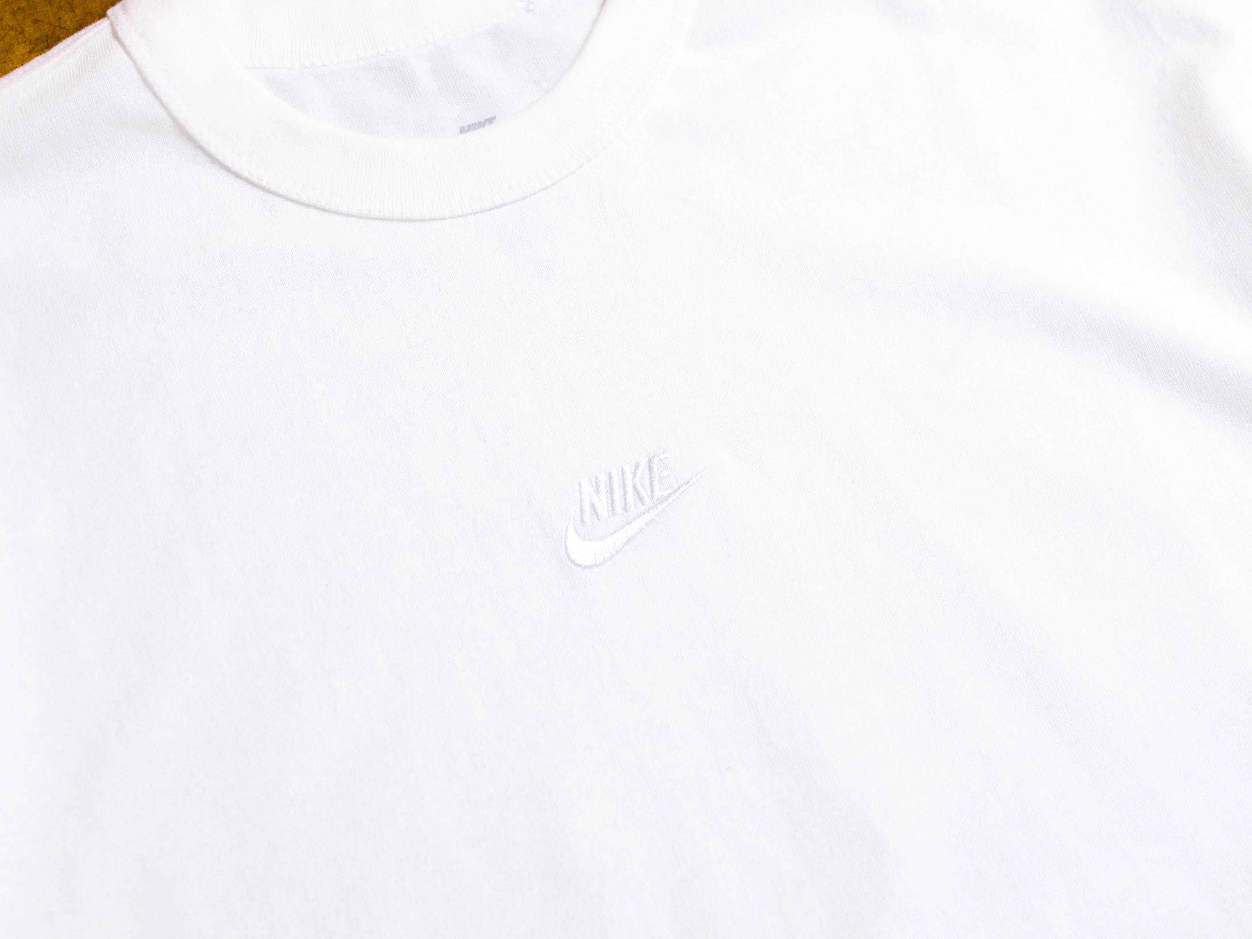 Nike Sportswear Premium Essential Tonal T-Shirt - White