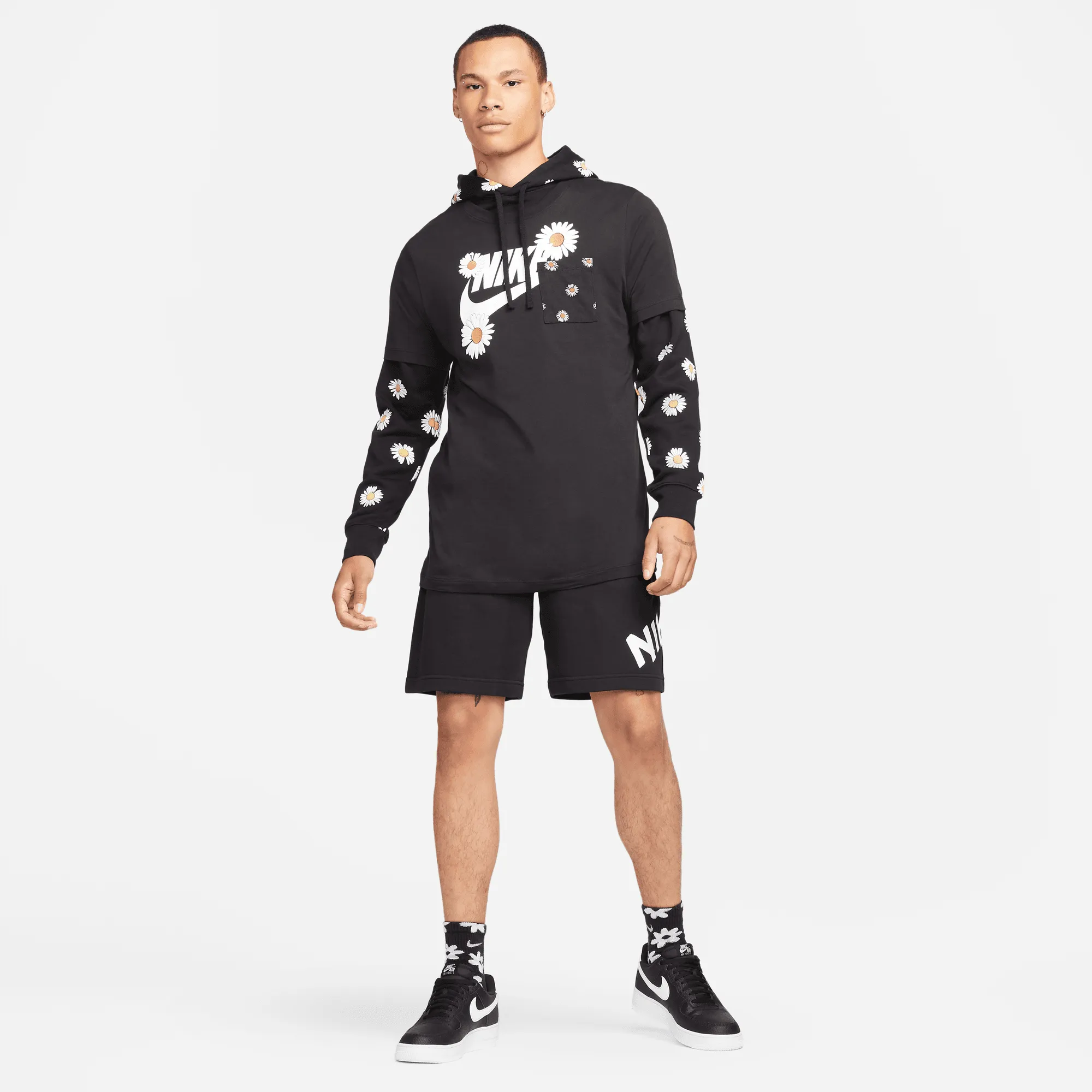 NIKE SPORTSWEAR TEE "BLACK"