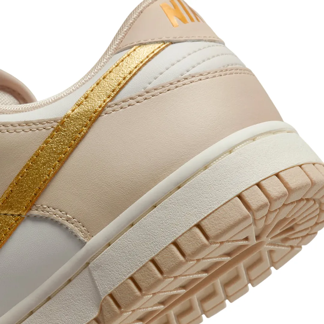 Nike Women's Dunk Low Metallic Gold Nike Dunk