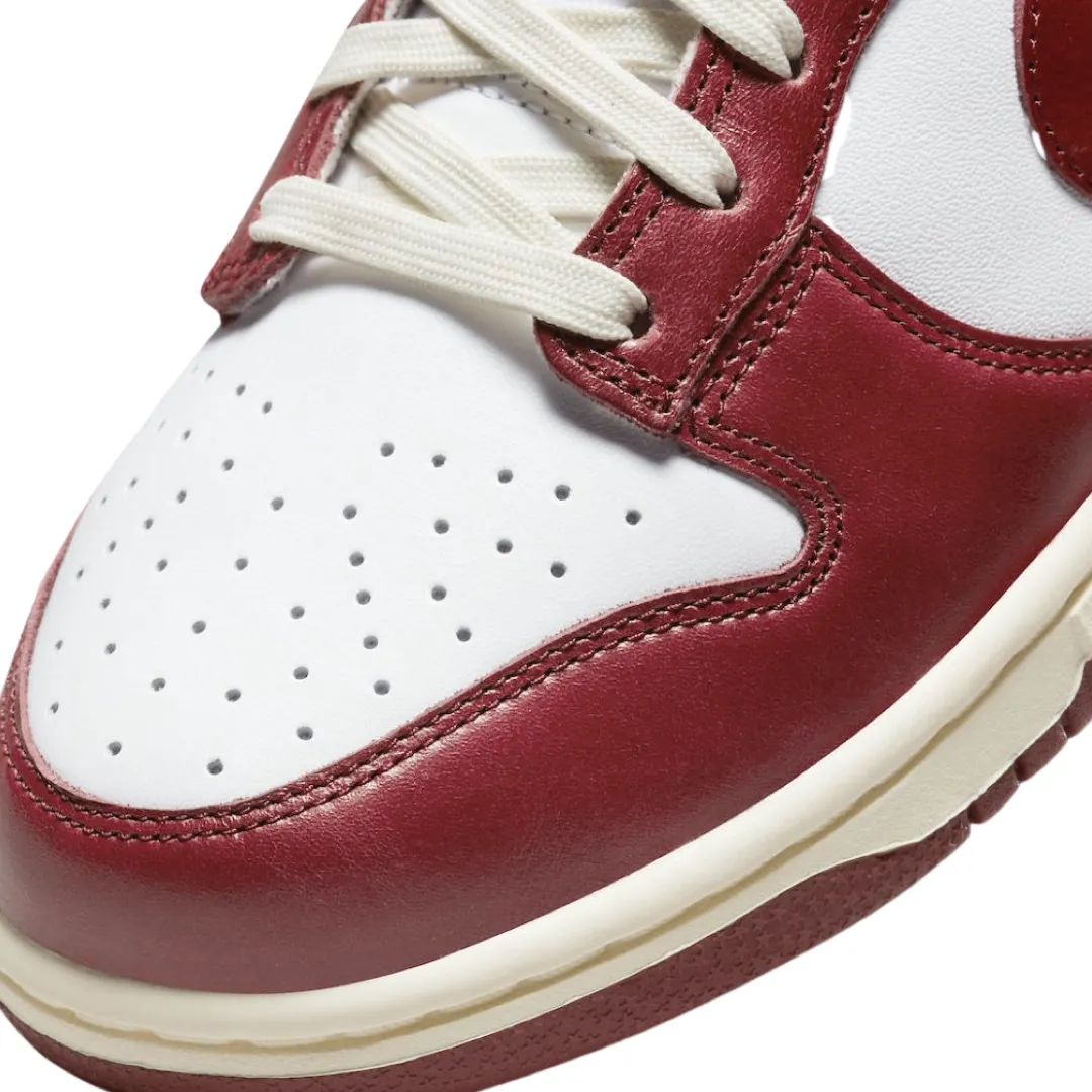 Nike Women's Dunk Low Vintage Red Nike Dunk
