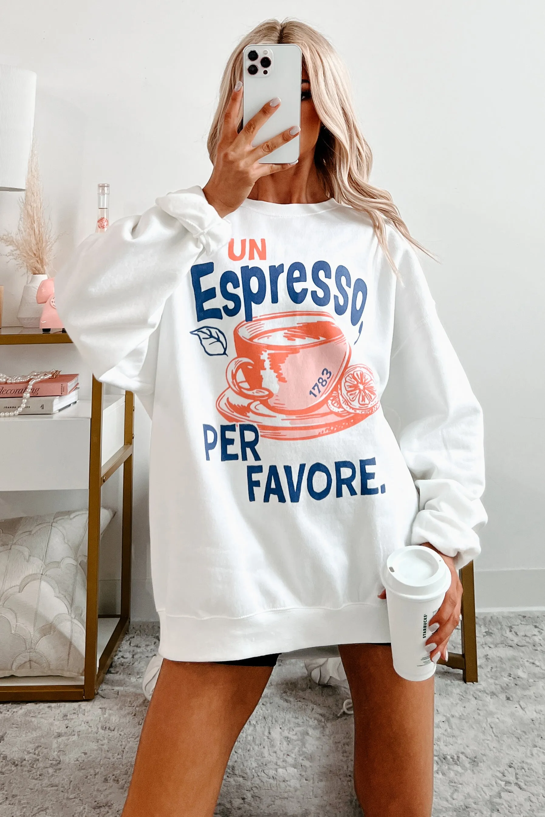 "Un Espresso" Graphic Sweatshirt (White)