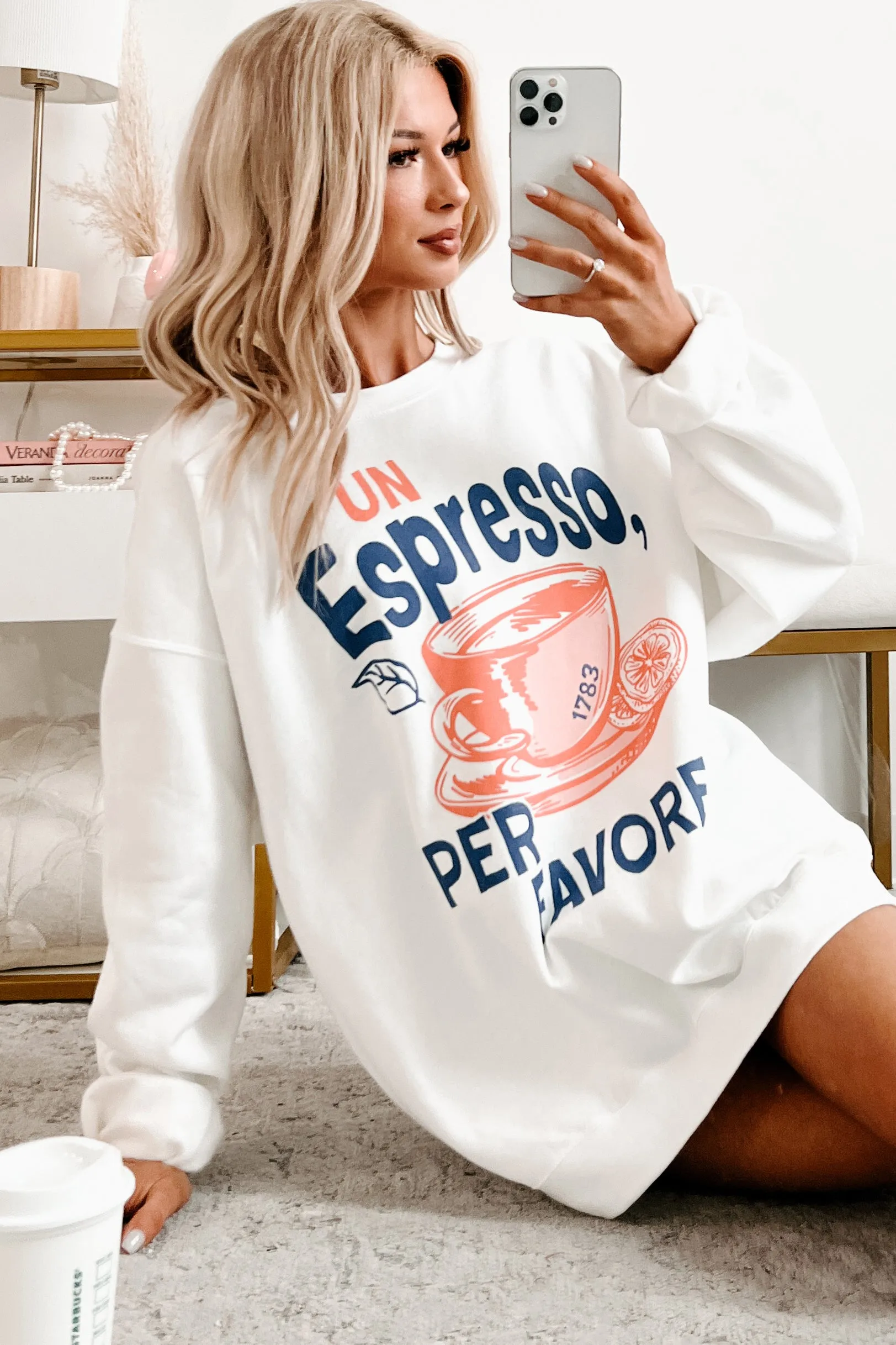 "Un Espresso" Graphic Sweatshirt (White)