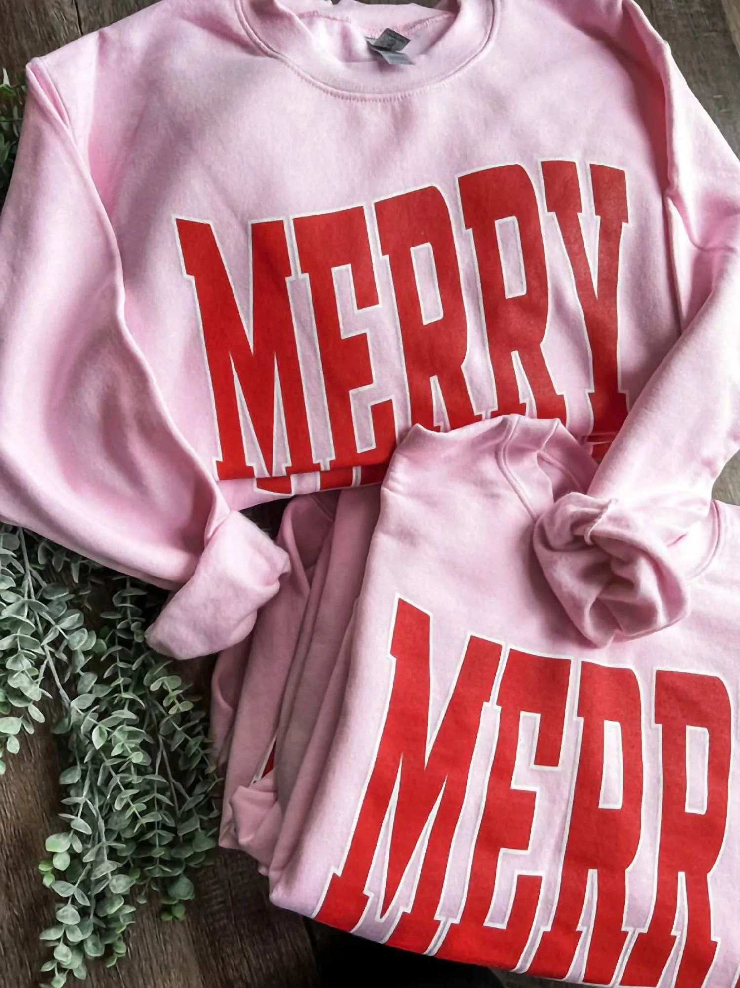 Very Merry Sweatshirt In Pink